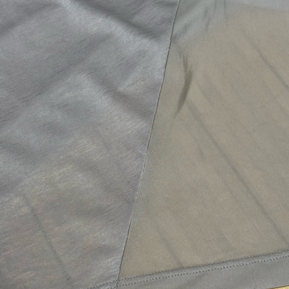 Lululemon reversible front/ back tank. Pale lavender. No size tag. Approx M/6-8 - Picture 6 of 7